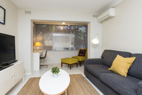 Townshend Rd - Perths Hotel 0