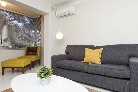 Townshend Rd - Perths Hotel 35