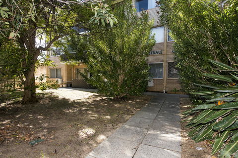 Townshend Rd - Perths Hotel 26