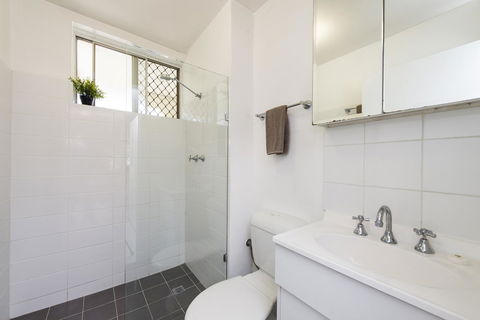 Townshend Rd - Perths Hotel 24