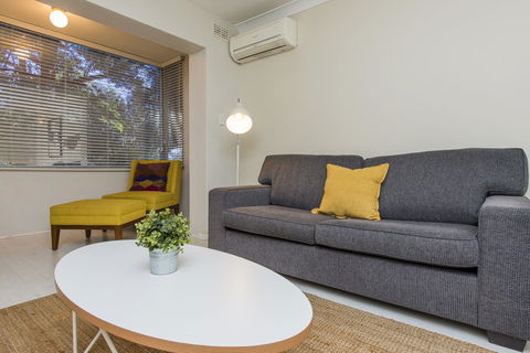 Townshend Rd - Perths Hotel 3