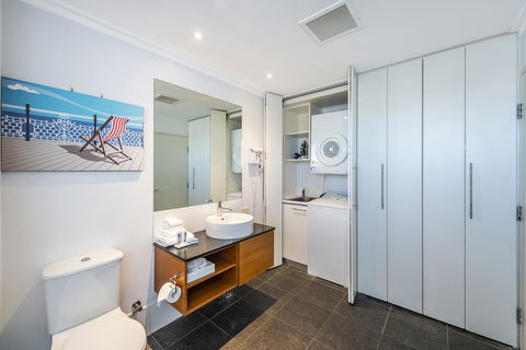 A 406 FANTASTIC OCEAN BEACH And MARINA VIEW APT - MANDURAH - Perths Hotel 15