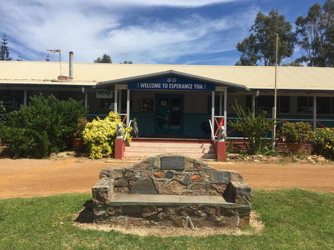 Esperance YHA - Perths Hotel 6