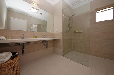 The Marina Hotel - Mindarie - Perths Hotel 15