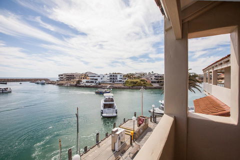 The Marina Hotel - Mindarie - Perths Hotel 2