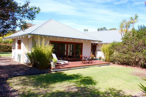Moana Spa Villas - Prime Yallingup Location - Perths Hotel 0