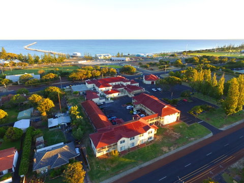 Esplanade Hotel Busselton - Perths Hotel 28