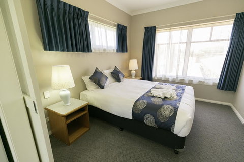 Esplanade Hotel Busselton - Perths Hotel 1
