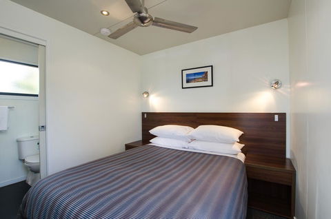 Swansea Beach Chalets - Perths Hotel 20