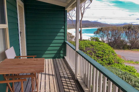 BINALONG BEACH COTTAGE Beachfront At Bay Of Fires Next To Restaurant - Perths Hotel 14