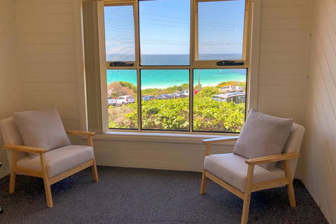 BINALONG BEACH COTTAGE Beachfront At Bay Of Fires Next To Restaurant - Perths Hotel 3