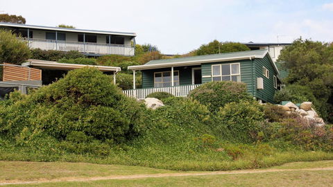 BINALONG BEACH COTTAGE Beachfront At Bay Of Fires Next To Restaurant - Perths Hotel 8