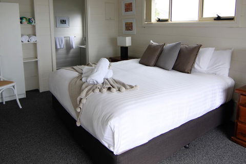 BINALONG BEACH COTTAGE Beachfront At Bay Of Fires Next To Restaurant - Perths Hotel 15