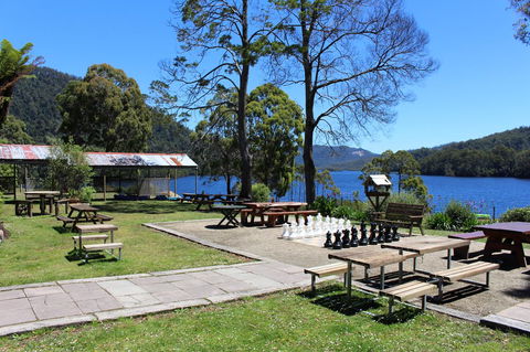 Tullah Lakeside Lodge - Perths Hotel 33