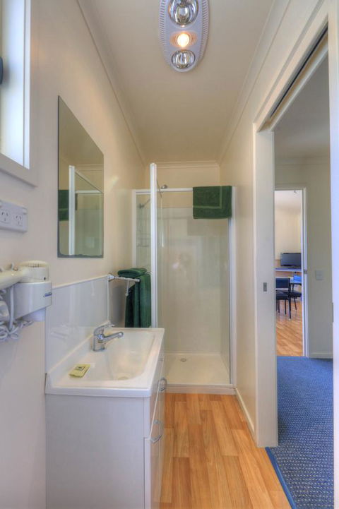 Bicheno Cabin Park - Perths Hotel 21