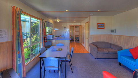Bicheno Cabin Park - Perths Hotel 9