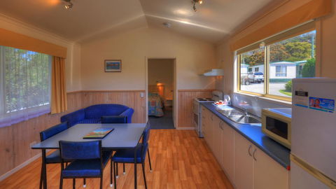 Bicheno Cabin Park - Perths Hotel 15
