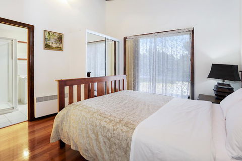 Harvey Farm Lodge - Perths Hotel 12