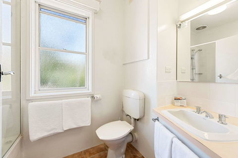 Coach House Launceston - Perths Hotel 21