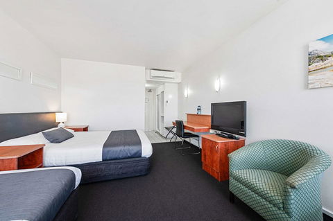 Coach House Launceston - Perths Hotel 6