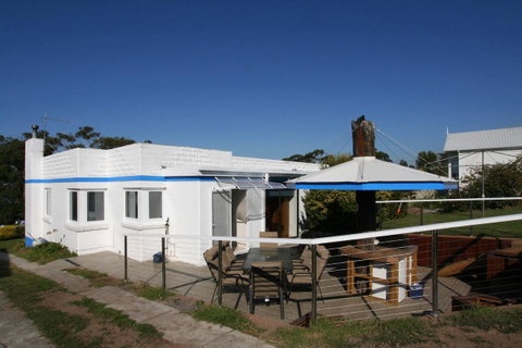 Bridport Holiday Rental - Perths Hotel 15