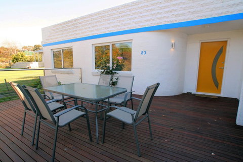 Bridport Holiday Rental - Perths Hotel 9
