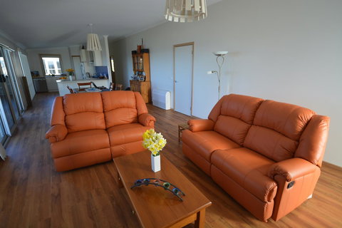 Seascape Beach House - Perths Hotel 5