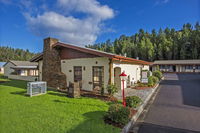 Book Queenstown Accommodation Vacations Perths Hotel Perths Hotel