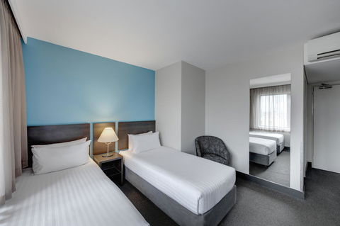 Travelodge Hotel Hobart - Perths Hotel 11