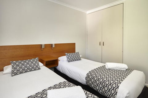 Elphin Serviced Apartments - Perths Hotel 24
