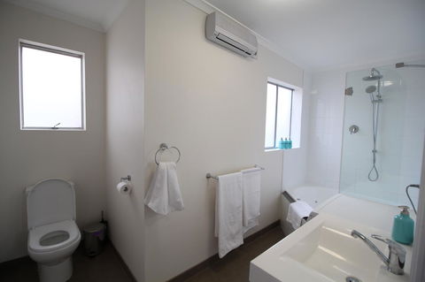 Trinity Hill Apartments - Perths Hotel 1