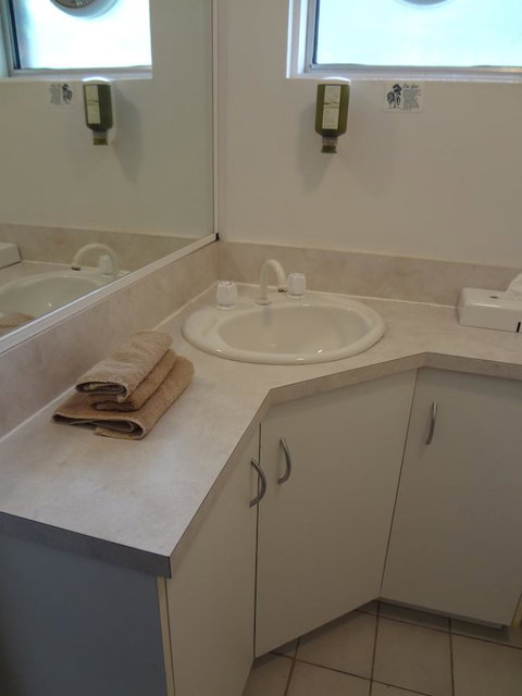 Adina Place Motel Apartments - Perths Hotel 24