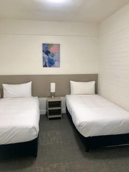 Adina Place Motel Apartments - Perths Hotel 10