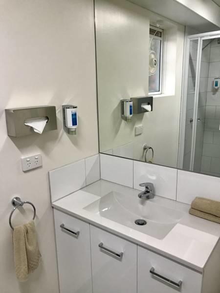 Adina Place Motel Apartments - Perths Hotel 9