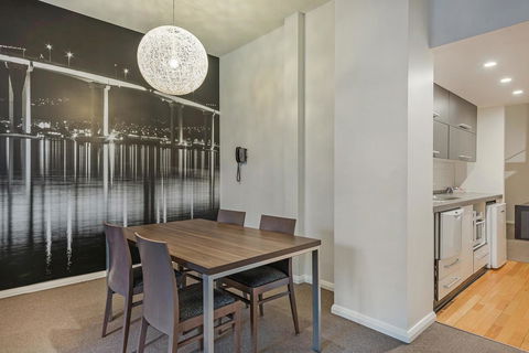 Mantra One Sandy Bay Road - Perths Hotel 19