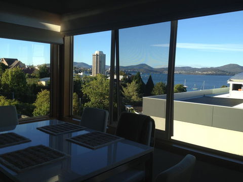 Reflections On The Bay - Perths Hotel 8