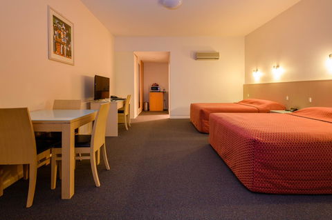 Mayfair Plaza Motel And Apartments - Perths Hotel 6