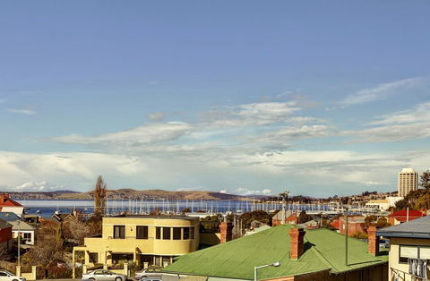 Mayfair Plaza Motel And Apartments - Perths Hotel 1