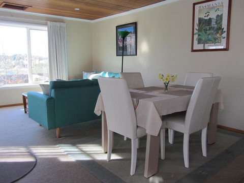 Elm Trees Accommodation @ Ross - Perths Hotel 13