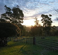 Glengarry farm stay BnB - Perths Hotel