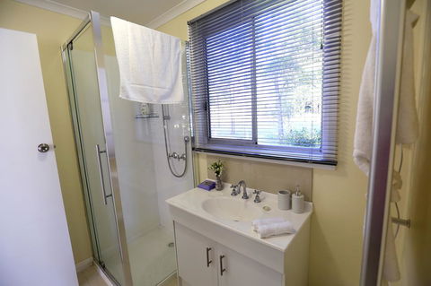Riverwalk B&B - Perths Hotel 4