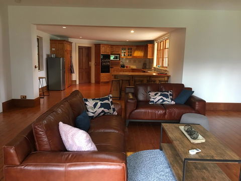 CLAYFIELD HOMESTEAD - Rustic Country Accommodation - Perths Hotel 2