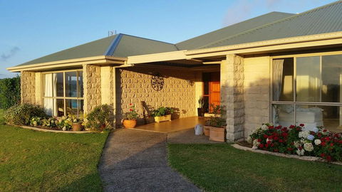 Newyan @ Maleny - Perths Hotel 2