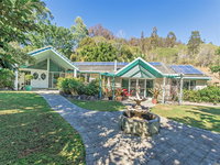Book Cooran Accommodation Vacations Perths Hotel Perths Hotel