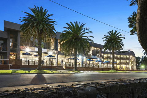 North Pier Hotel - Perths Hotel 0