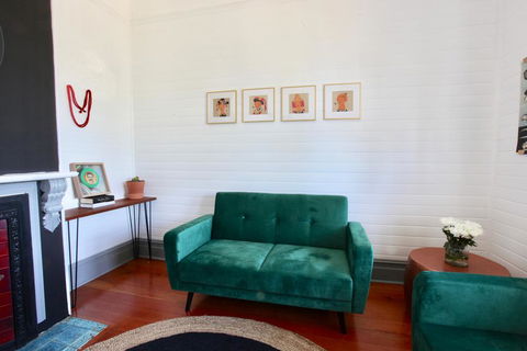 Nowra Beauty - Perths Hotel 1
