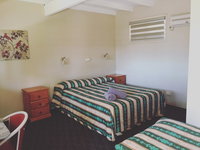 Book Peak Hill Accommodation Vacations Perths Hotel Perths Hotel
