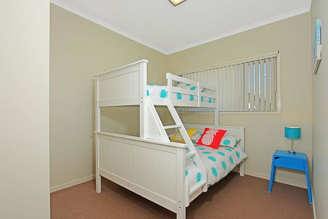 Ocean 1/42, Mollymook - Perths Hotel 1