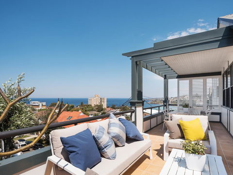 Ocean Views On Coogee Beach - Perths Hotel 0