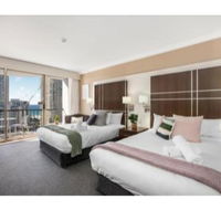 Ocean Vistas And Convenience By The Beach - Perths Hotel